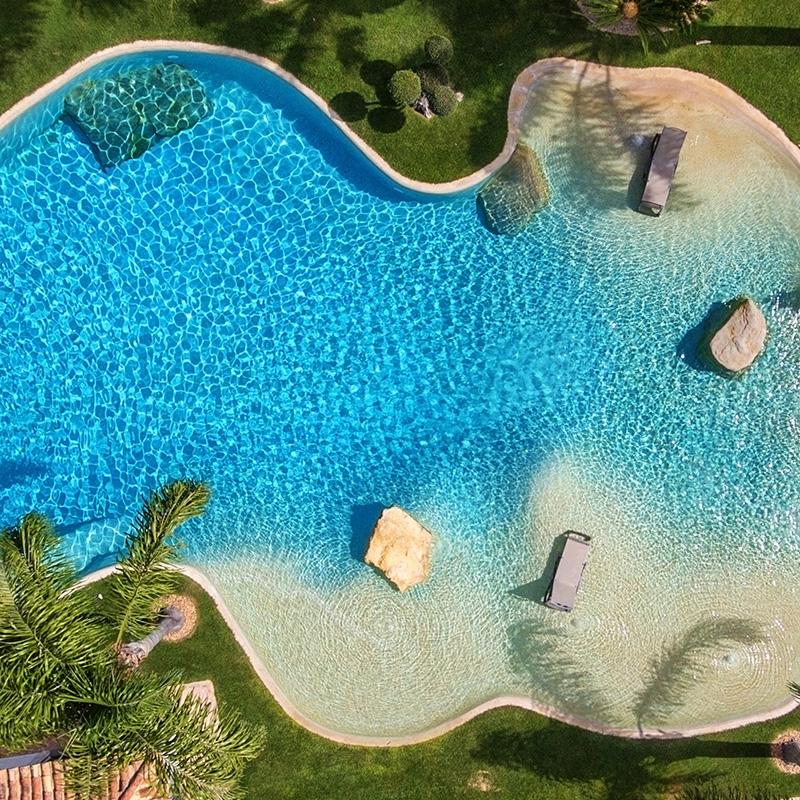 أفضل مصممي الحدائق وحمامات السباحة في دبي